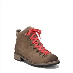 Fergalicious Mountain Bootie